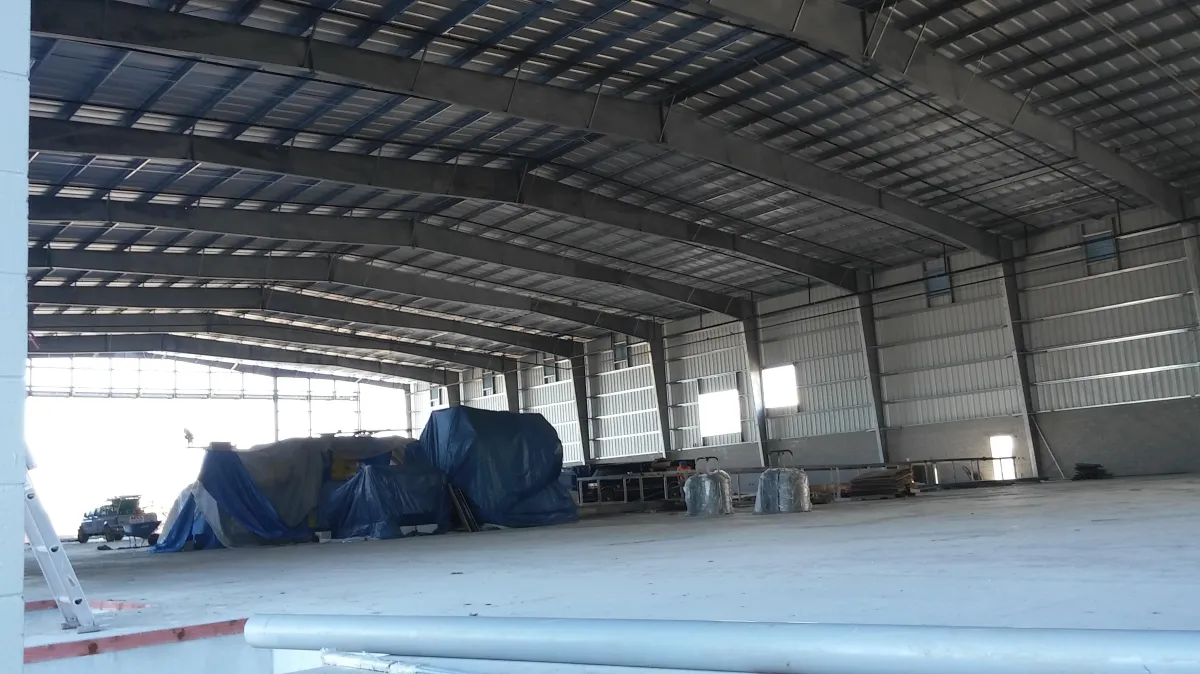 Workshop garage